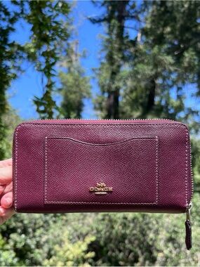 COACH Long Zip-Around Purple Crossgrain Leather Wallet w Gold Hardware